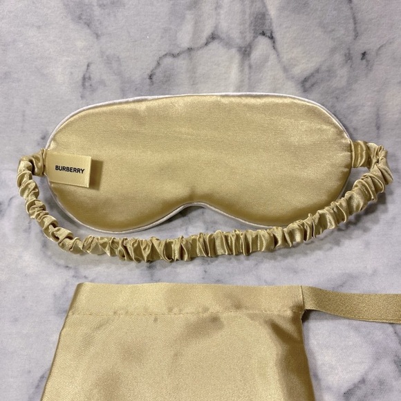 Burberry Padded Eye Sleep Travel Mask in Satin Cream,Logo Knitted, Pouch Set-NEW - Picture 6 of 11